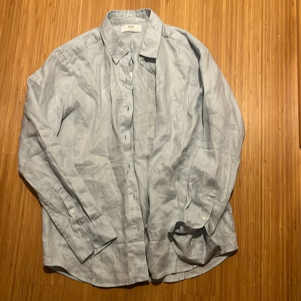 Uniqlo BNWT light blue long sleeve button down size M 100% linen - Picture 1 of 4